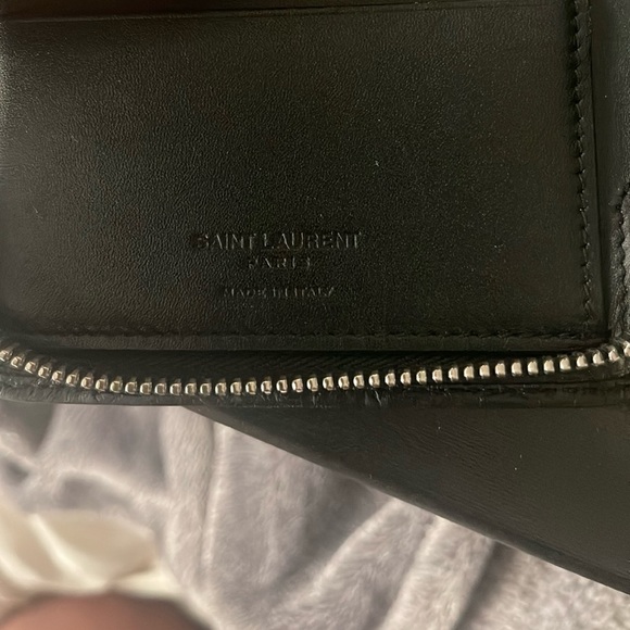 Saint Laurent zip around wallet - Picture 5 of 7